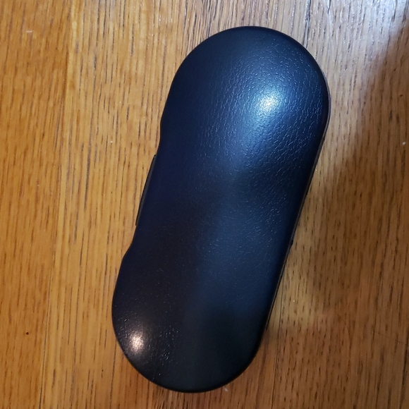 Hard case eyeglasses. Brand new .10 Cases for 5$. - Picture 2 of 3